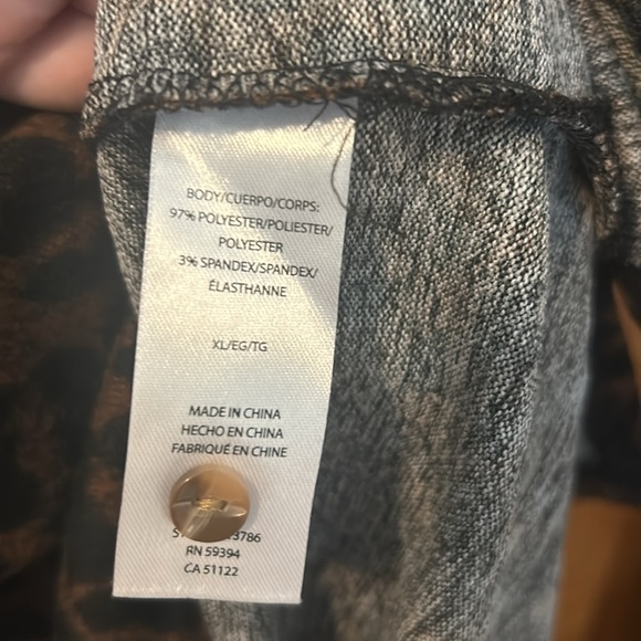 BEACH LUNCH LOUNGE Tommy Leopard Henley Shirt - Picture 6 of 8